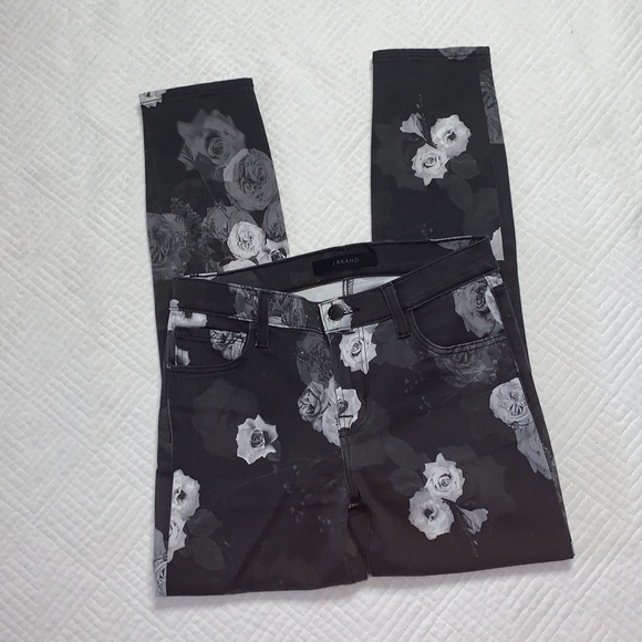 J Brand Mid Rise Cropped Skinny Jeans, Black with Gray & White Floral Design, 26 - Picture 4 of 16